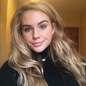 Meet your Posher, Lauren